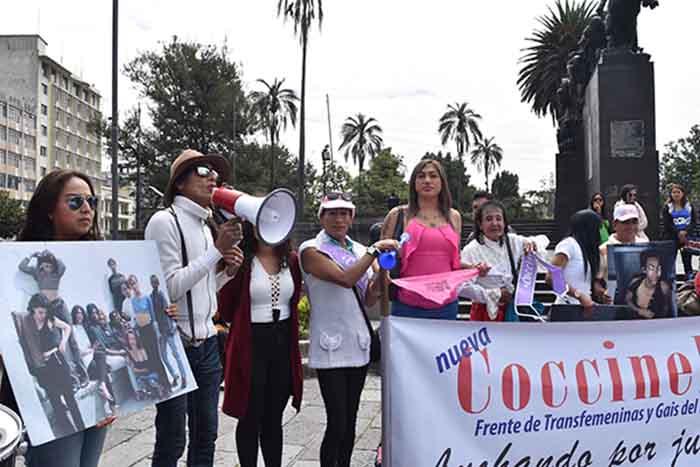Activistas trans, defensoras/res y organizaciones de DD.HH acompañan la lucha del colectivo trans Coccinelle.